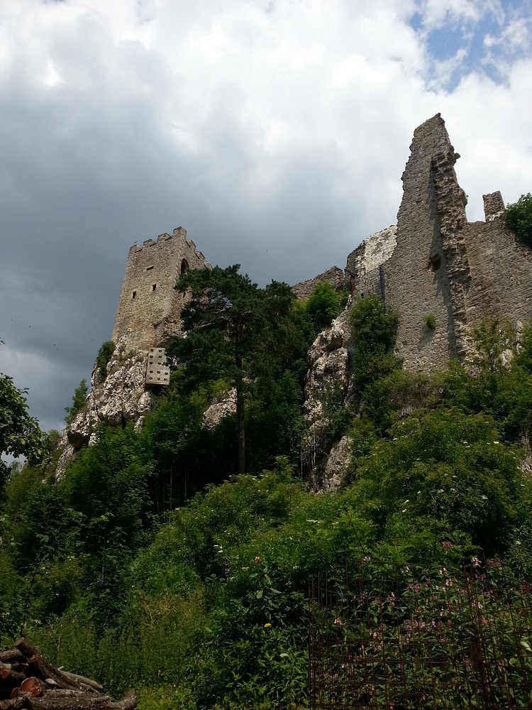Der Burgfried der Burgruine Weißenstein